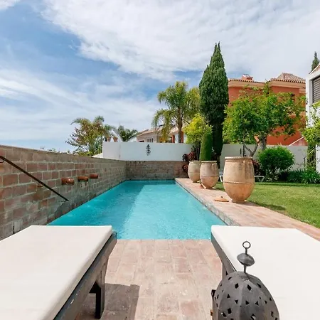 Welcome To Exclusive House Εστεπόνα